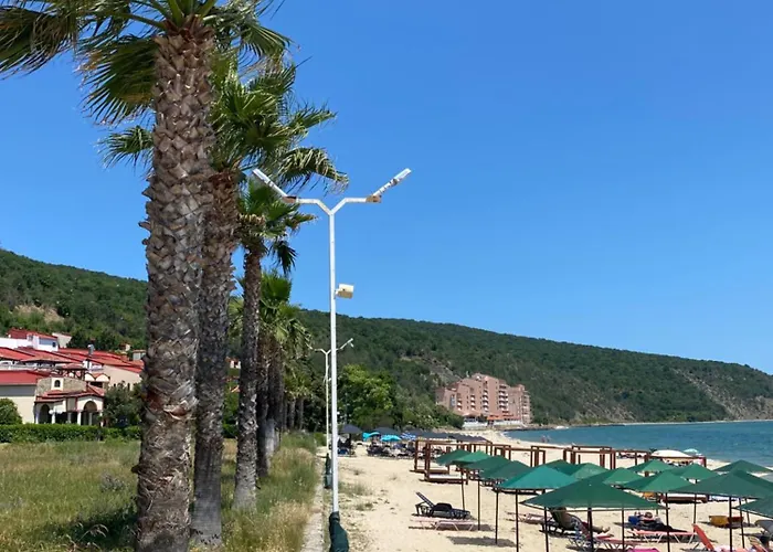 Astoria Ii 24 One Bedroom Apartment Elenite