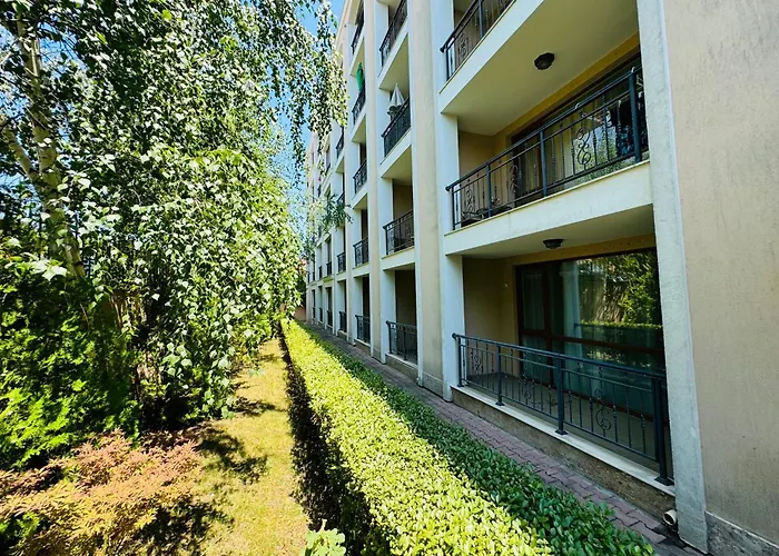 Astoria Ii 24 One Bedroom Apartment