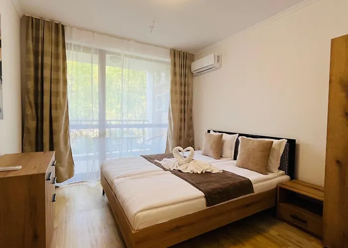 Astoria Ii 24 One Bedroom Apartment