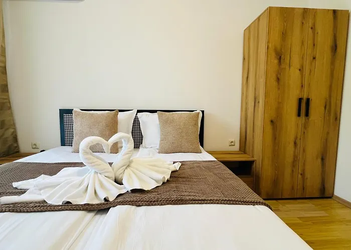 Astoria Ii 24 One Bedroom *