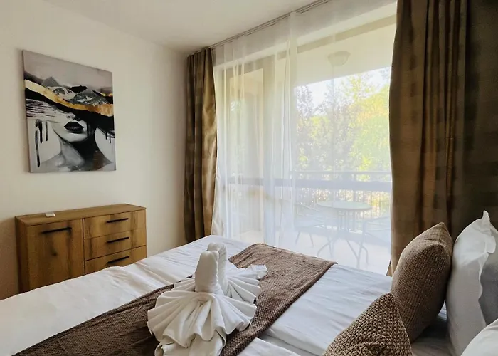 Astoria Ii 24 One Bedroom Apartment Elenite