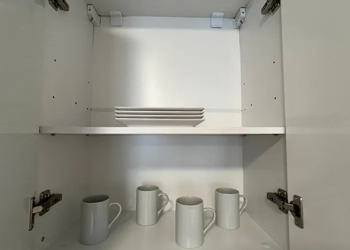 Astoria Ii 24 One Bedroom *