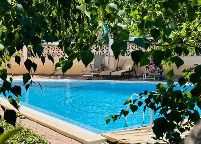 Astoria Ii 24 One Bedroom *